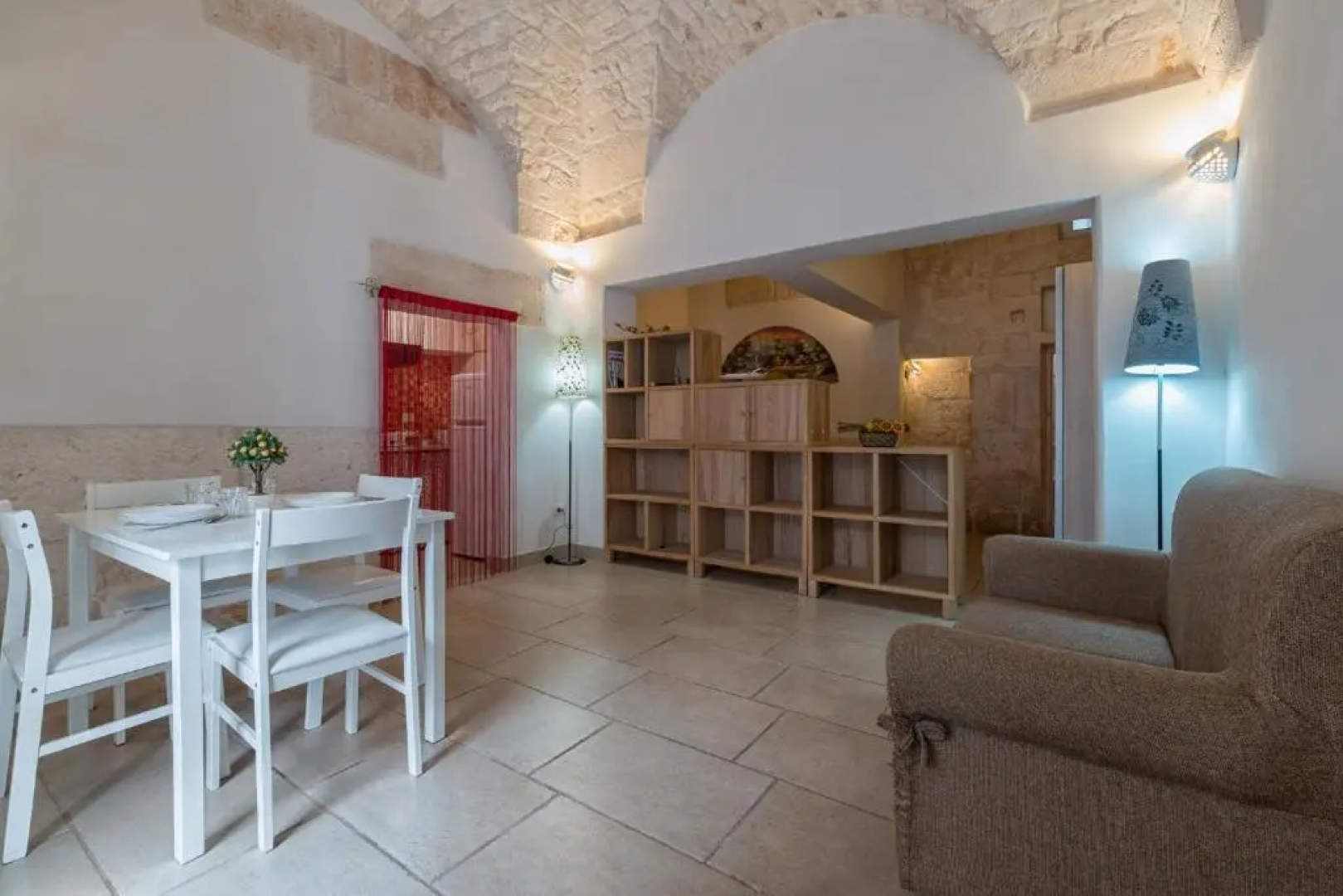 White House Flats & Studios