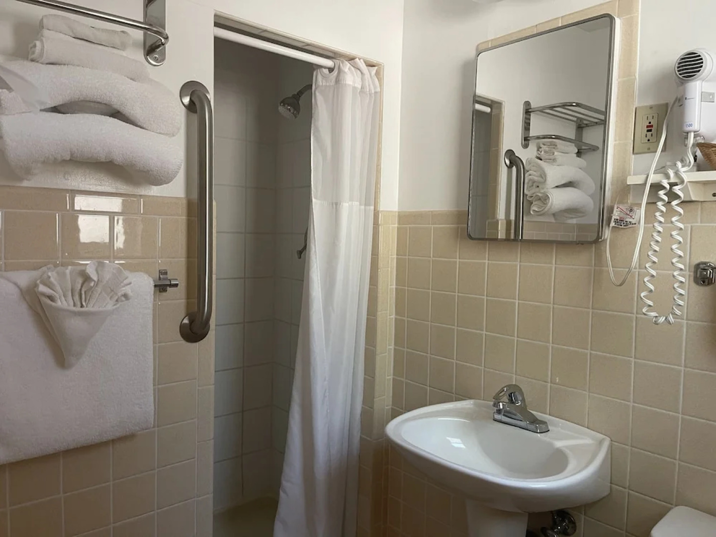 Saddle & Surrey Motel