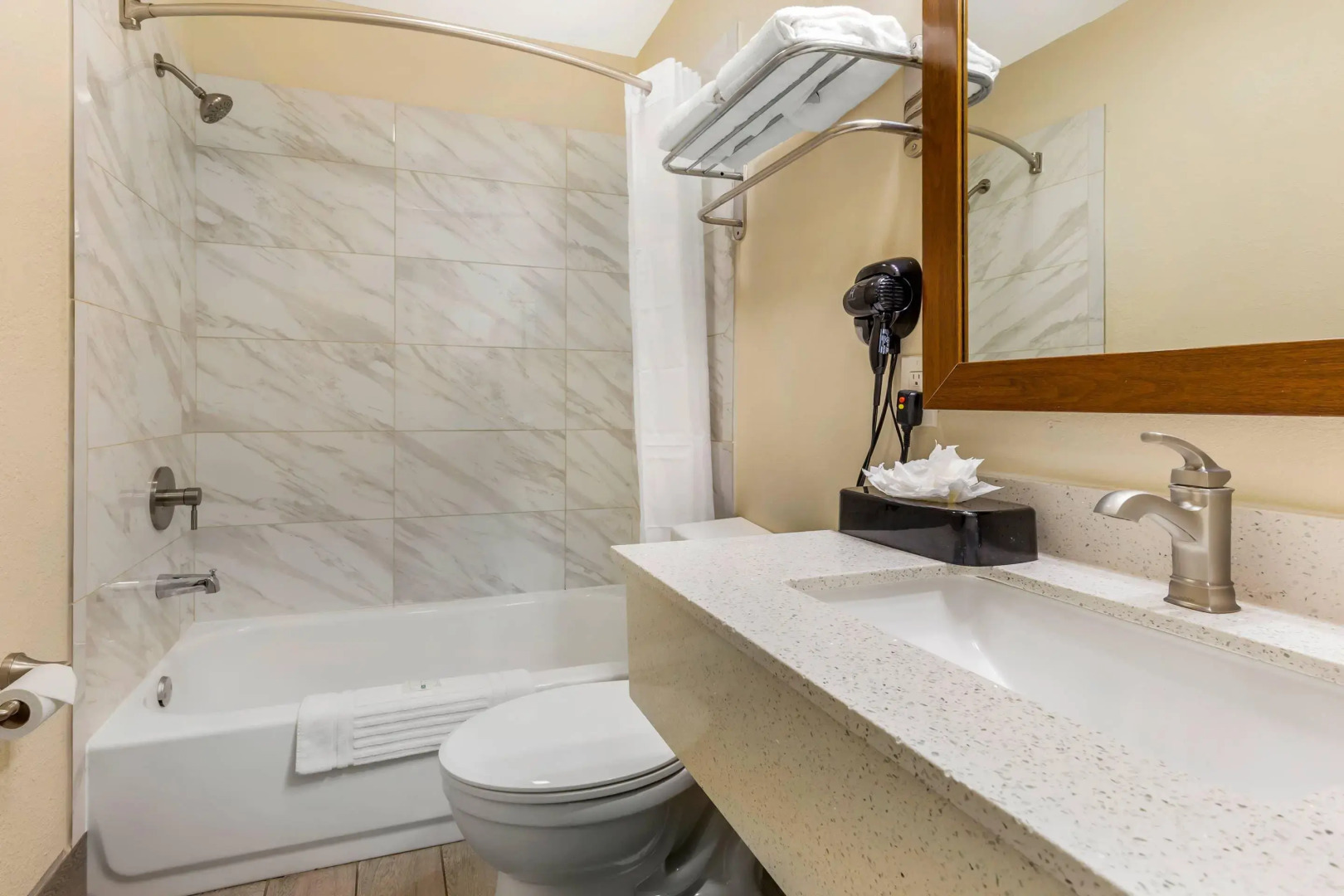 Quality Inn & Suites Spring Lake - Fayetteville near Fort Bragg