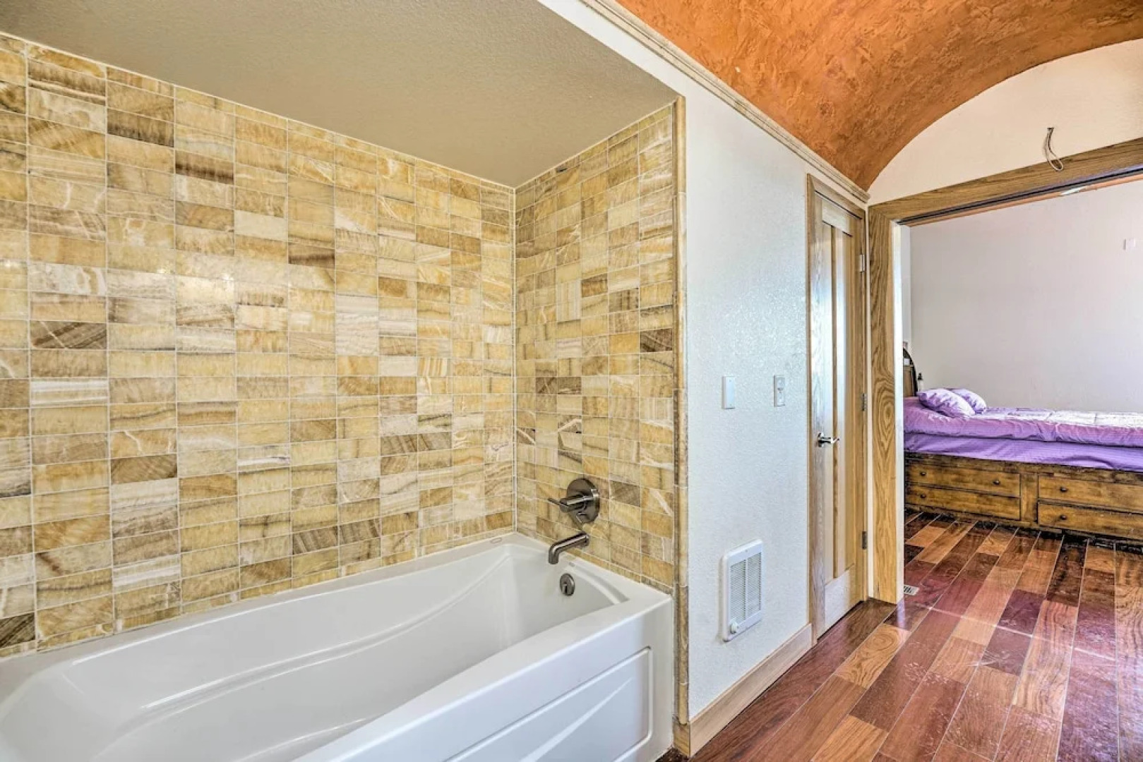 Lakefront Country Home w/ Waterslide & Trampoline!