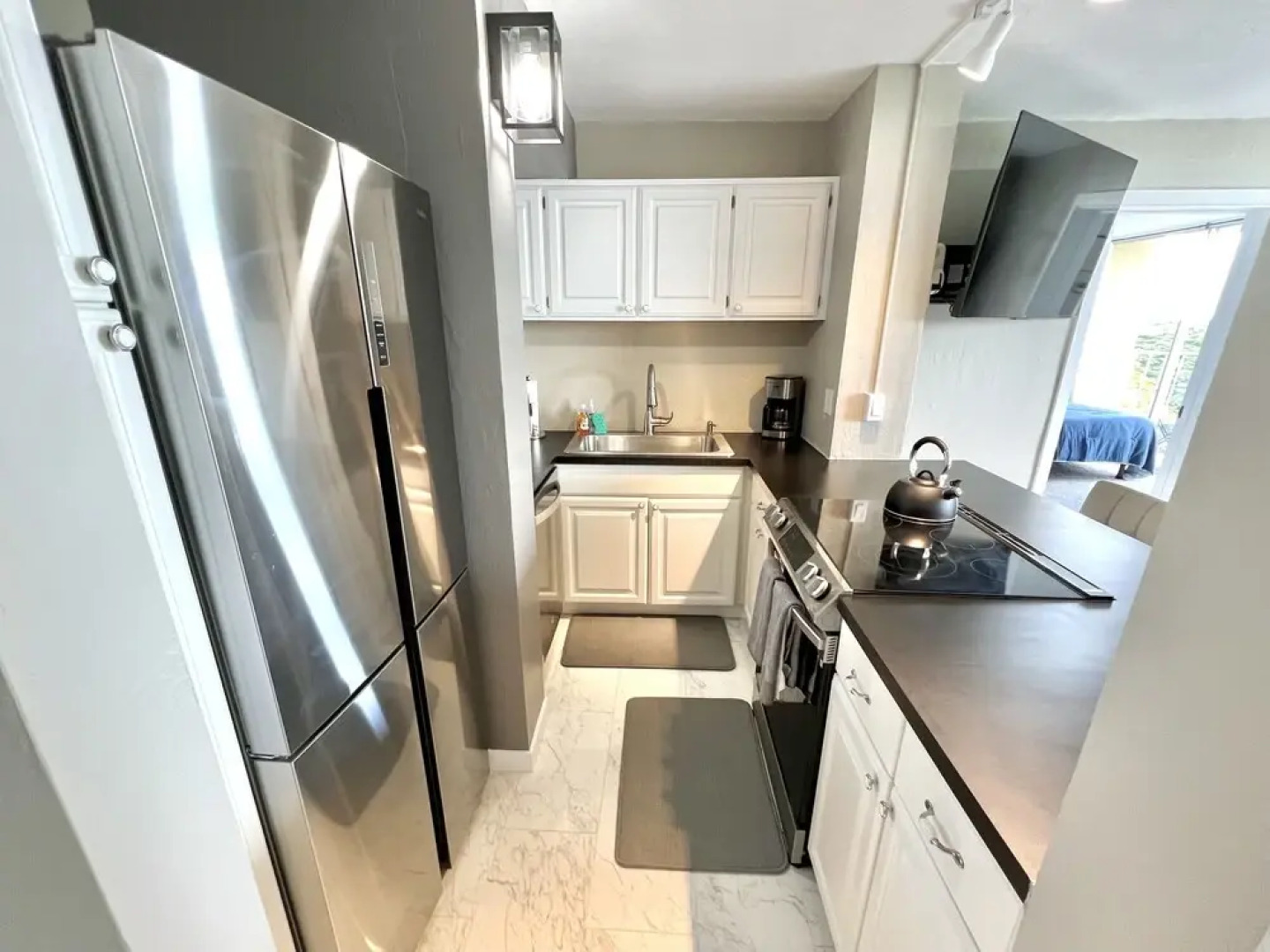 Stunning Views Best location in Hilo 2BR