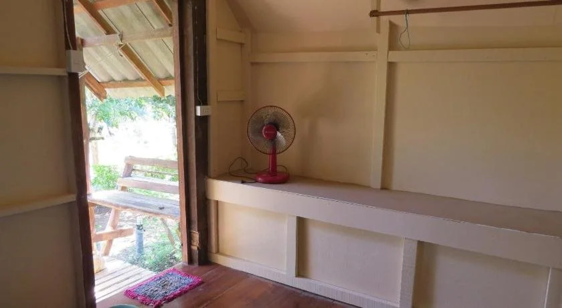 The Mountain View Backpacker Guest House