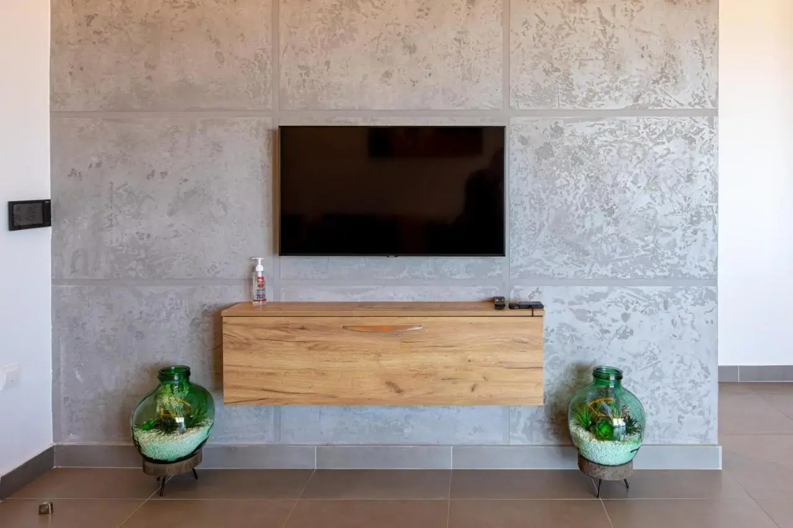 Eagles Nest- 2BR stylish, free park, Netflix