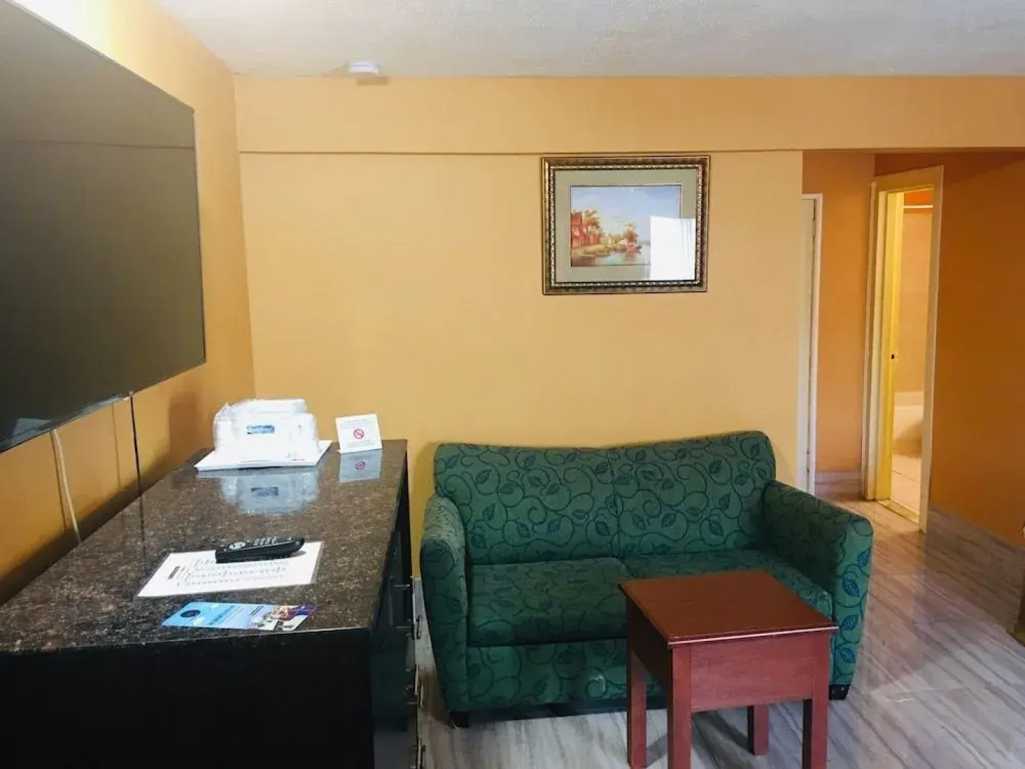 Travelodge by Wyndham Bay Shore Long Island