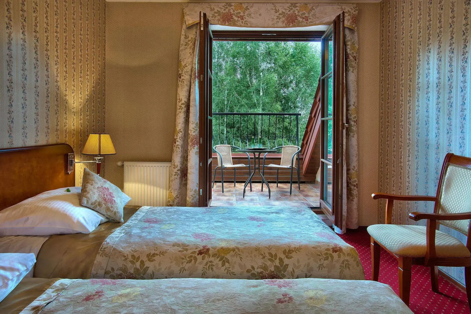 Hotel Dworek Tryumf Dąbrowscy Spółka Jawna