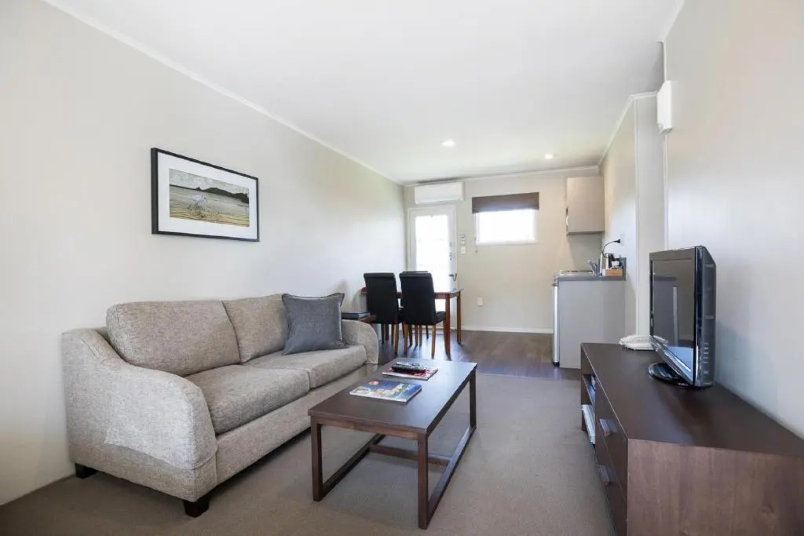 Colonial Court Motor Inn