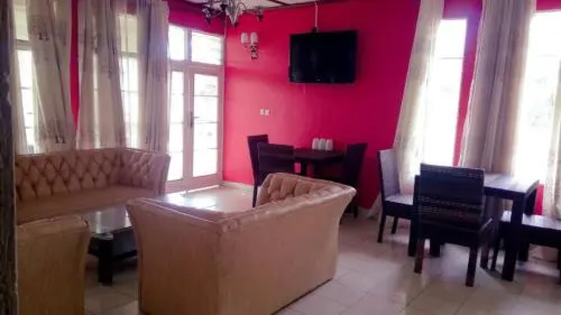 Flamingo-Lounge Restaurant