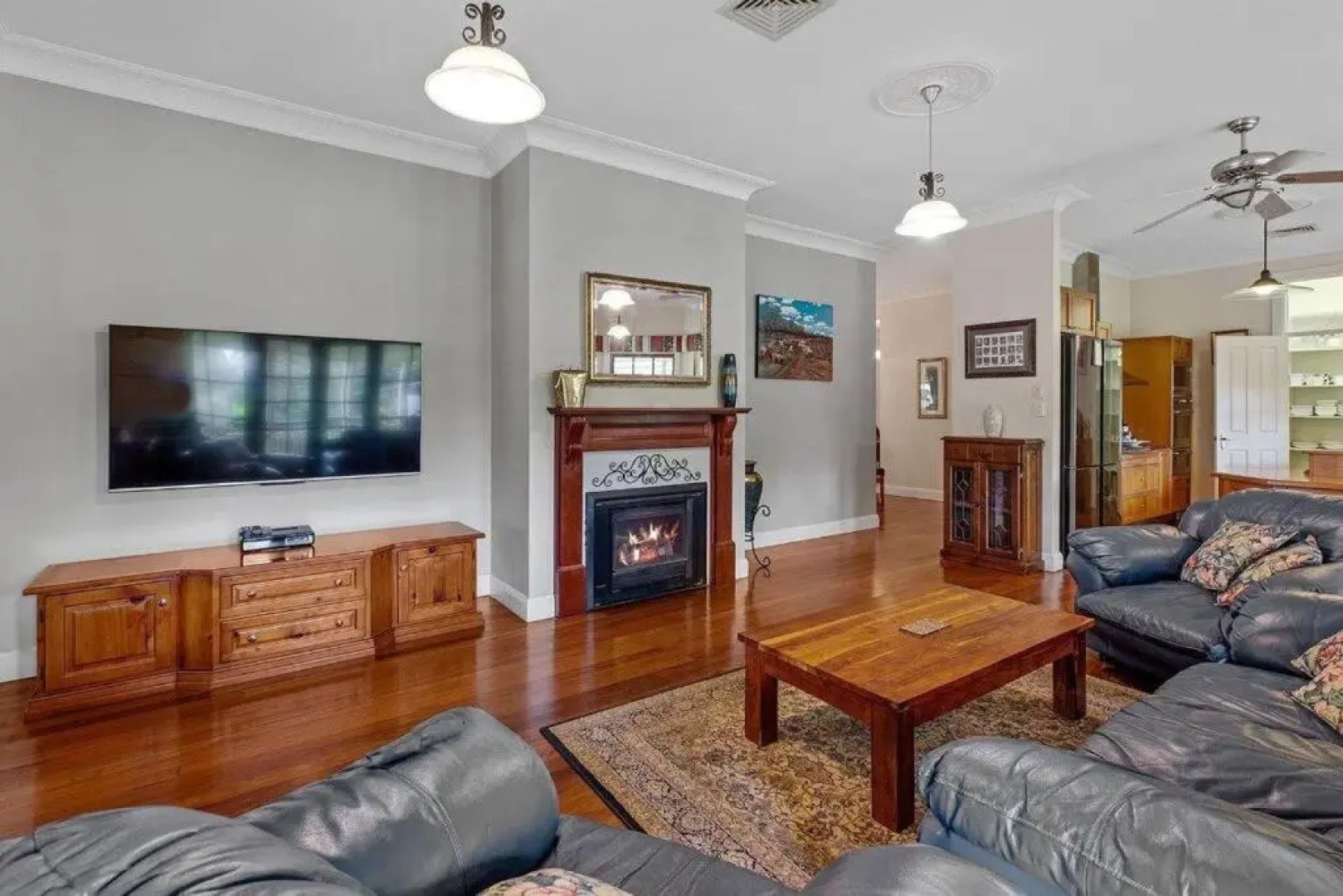 Palatial Queenslander for Groups of Family & Friends!