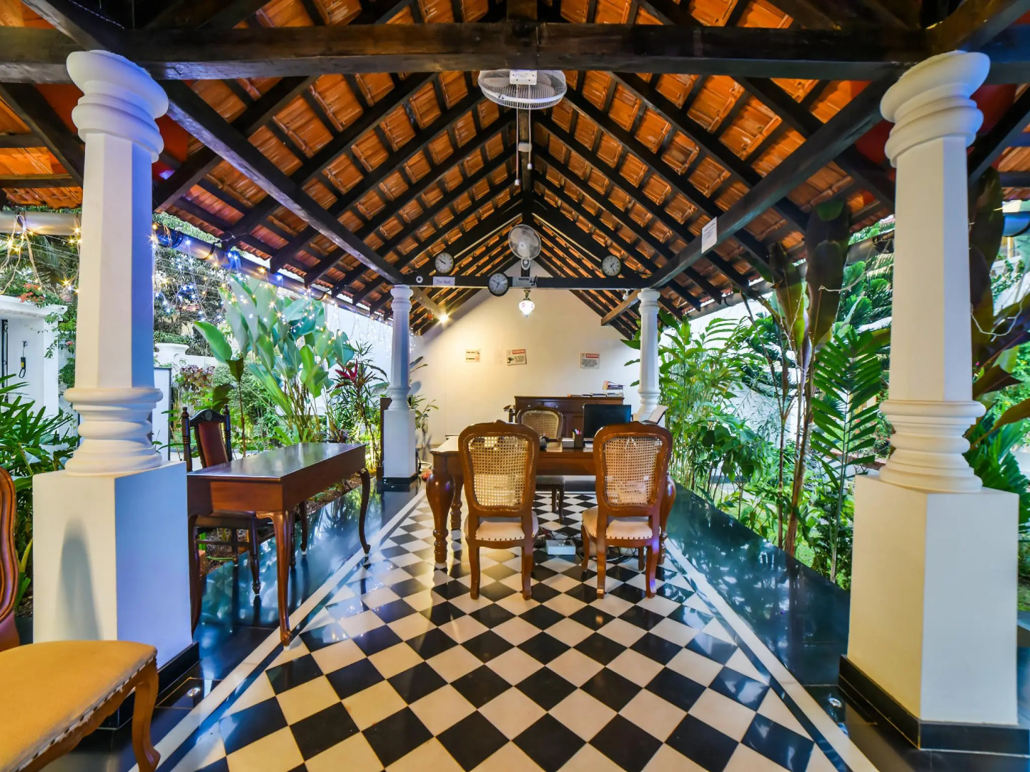 OYO 35442 Parnasala Princely