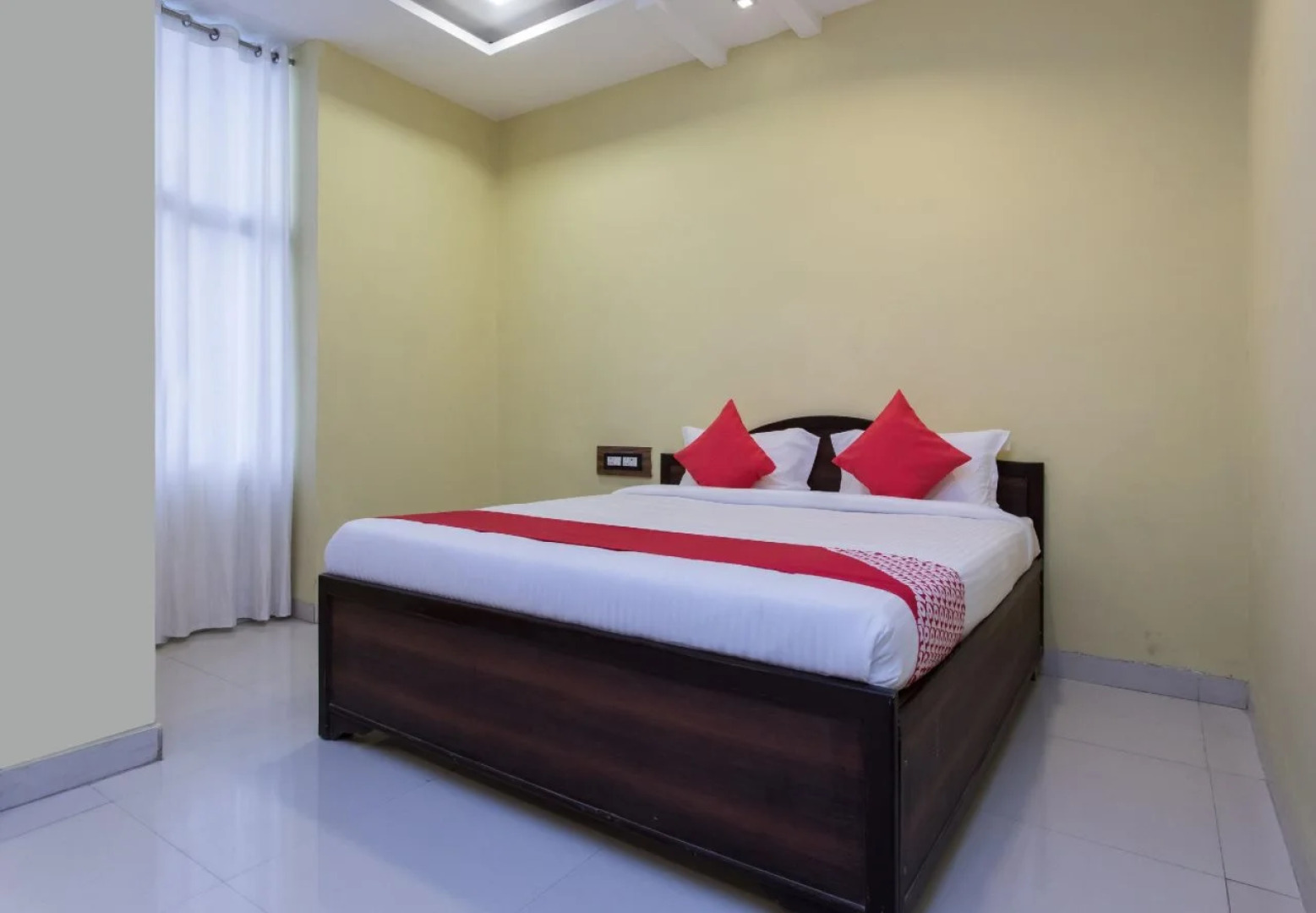 OYO 16121 Hotel Antilia