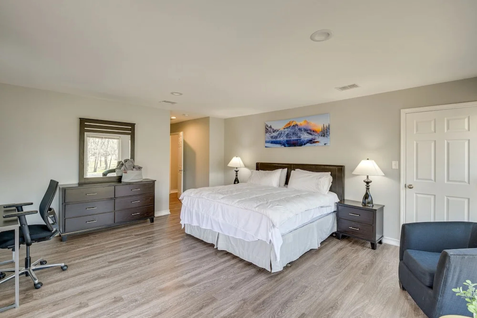 Modern Flower Mound Home < 2 Mi to River Walk