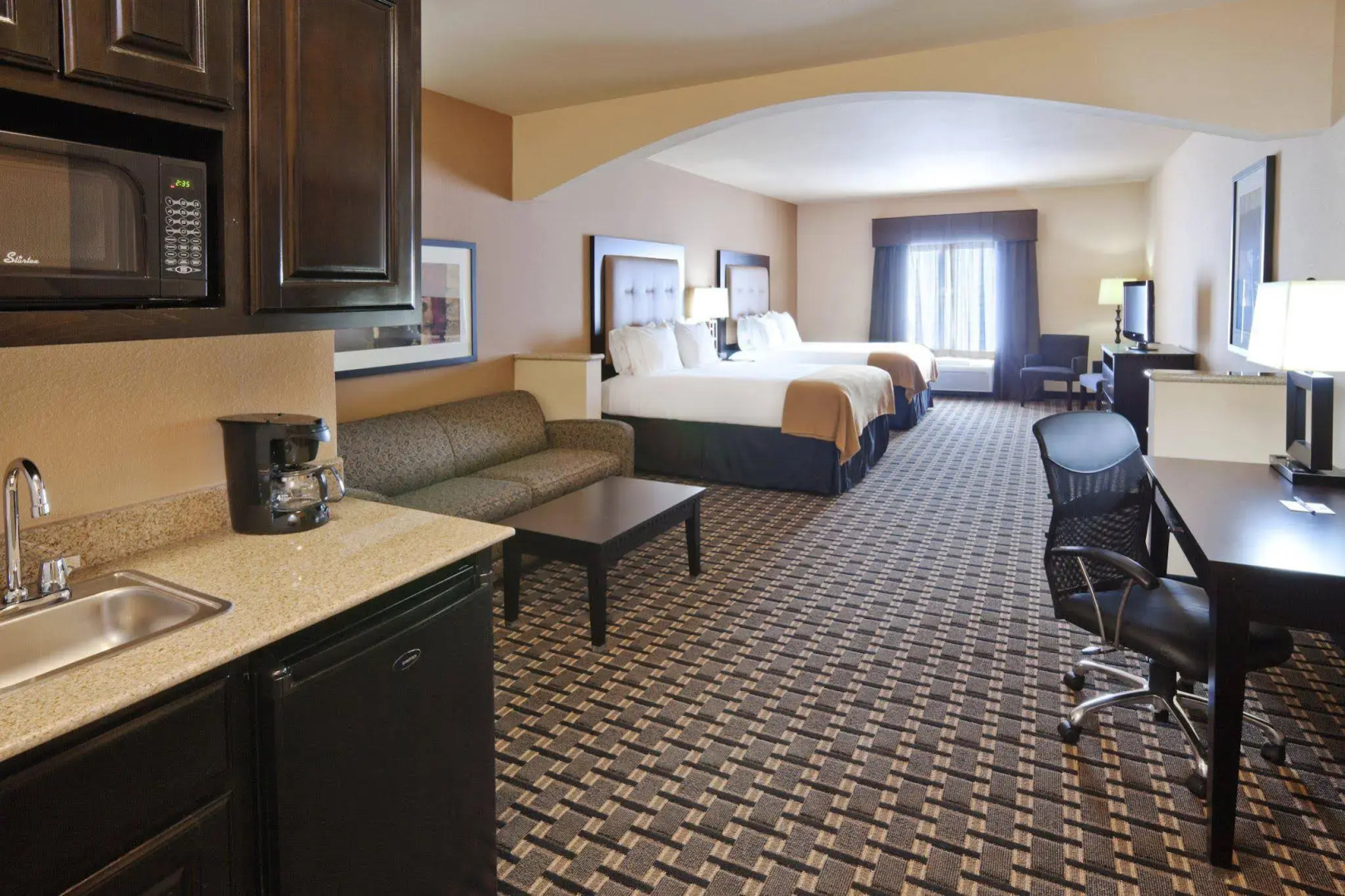 Holiday Inn Express & Suites Denton North by IHG