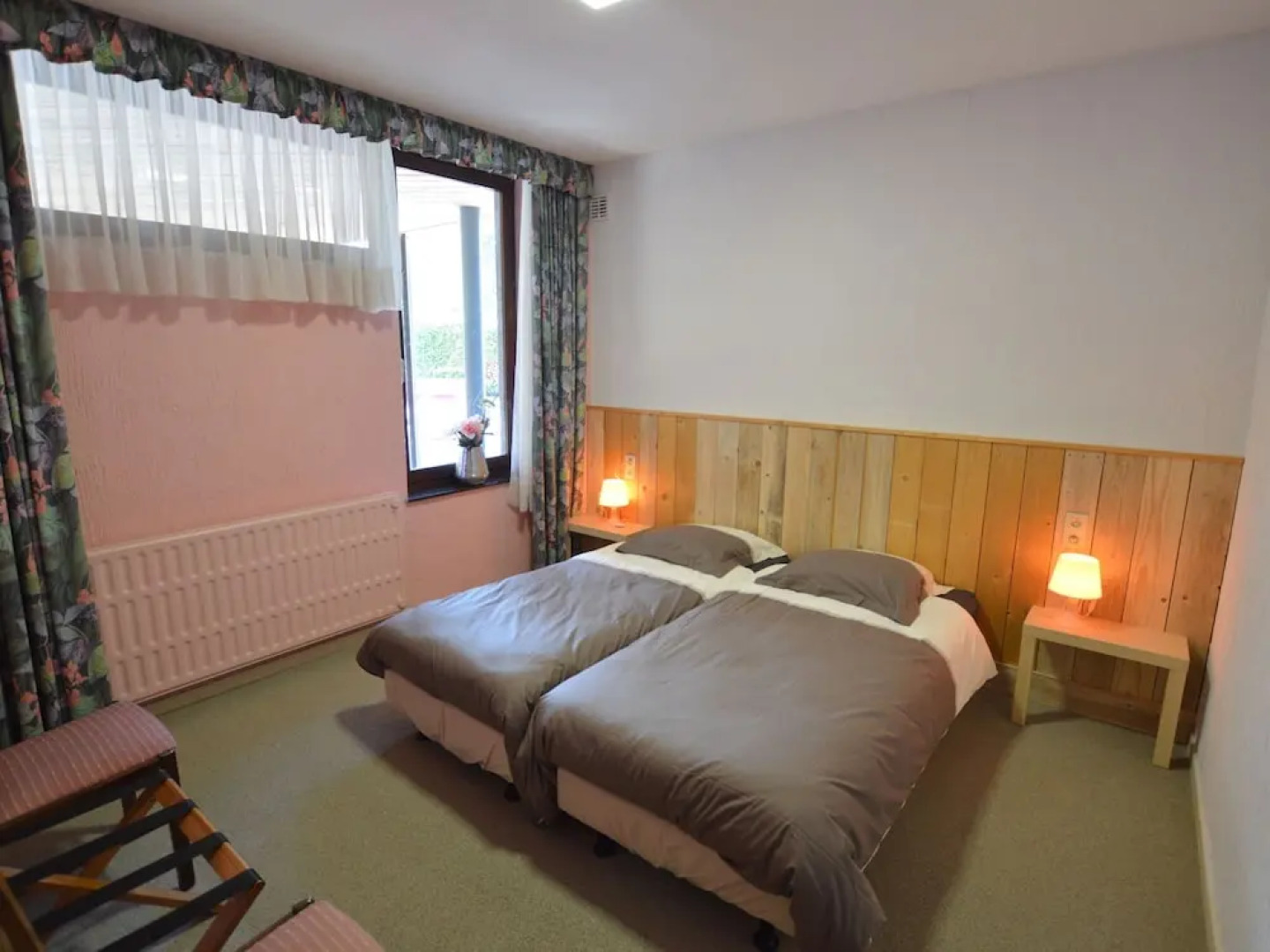 Superb House for Family Group with Swimming Pool, Sauna, Hot Tub, Billiards