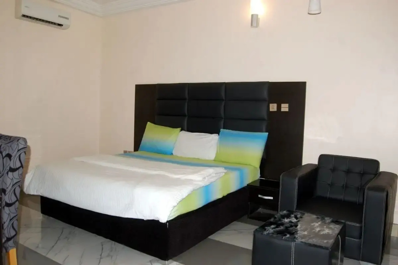 Ritz-Carinton Suites