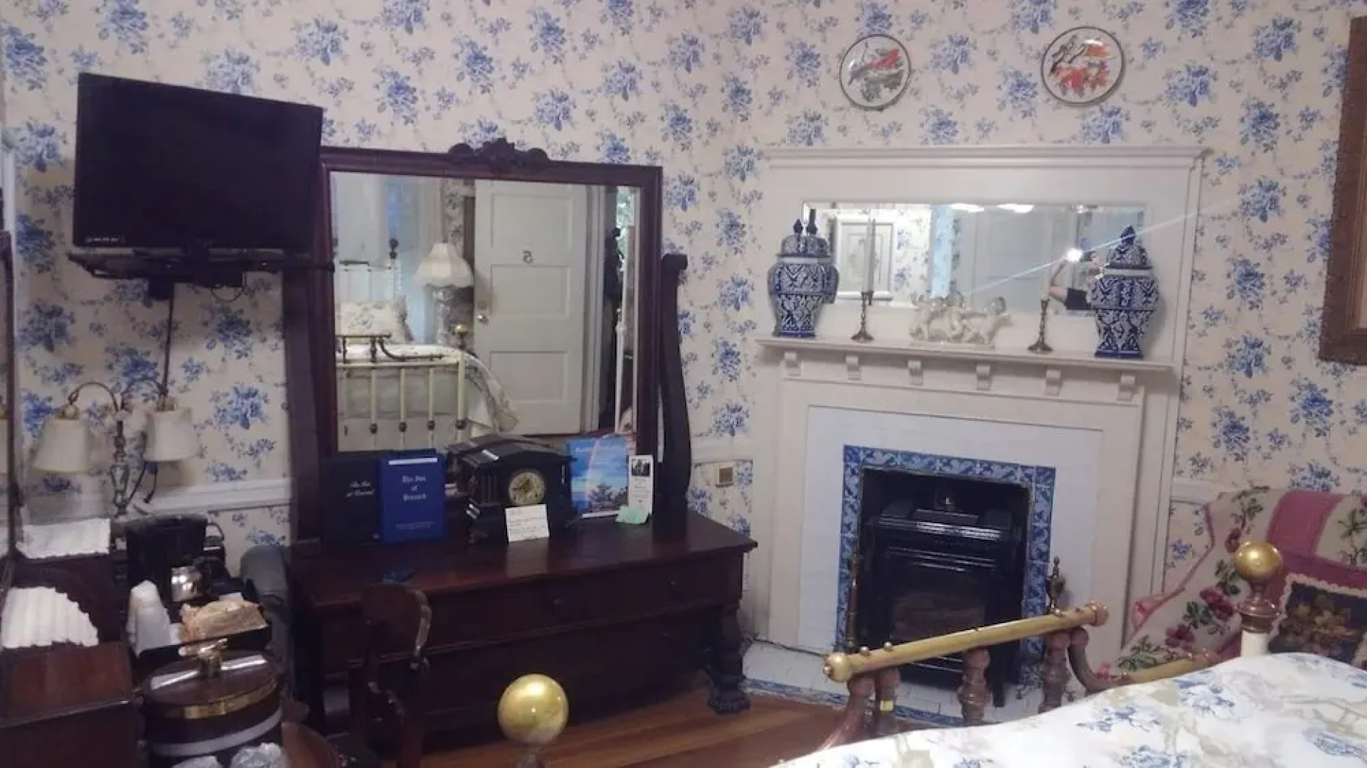 The Inn At Brevard - Bed And Breakfast - Adult Only