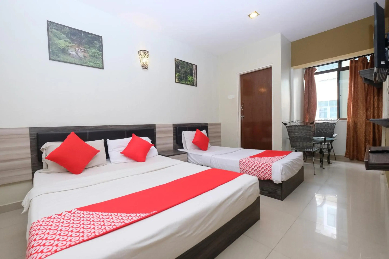 OYO 1153 Heaven Hill Hotel 1