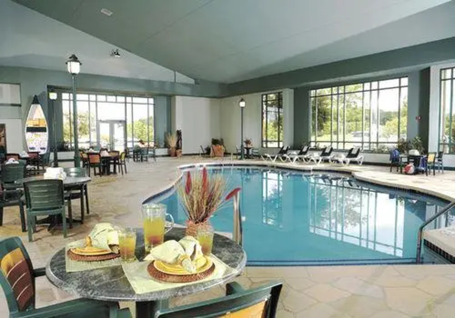 Comfort Suites Lake Country