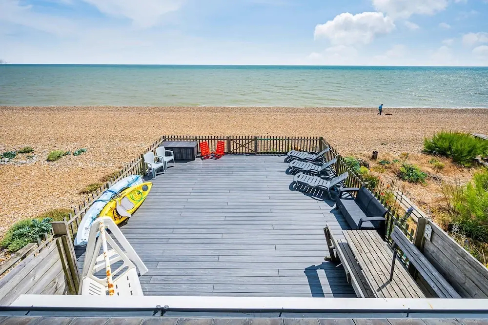 Family Beachfront House With 2 Kayaks Sleeps 10