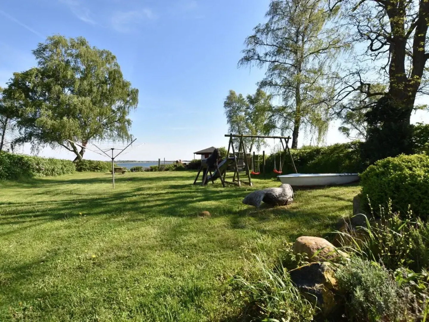 Spacious Apartment in Stove with Waterfront