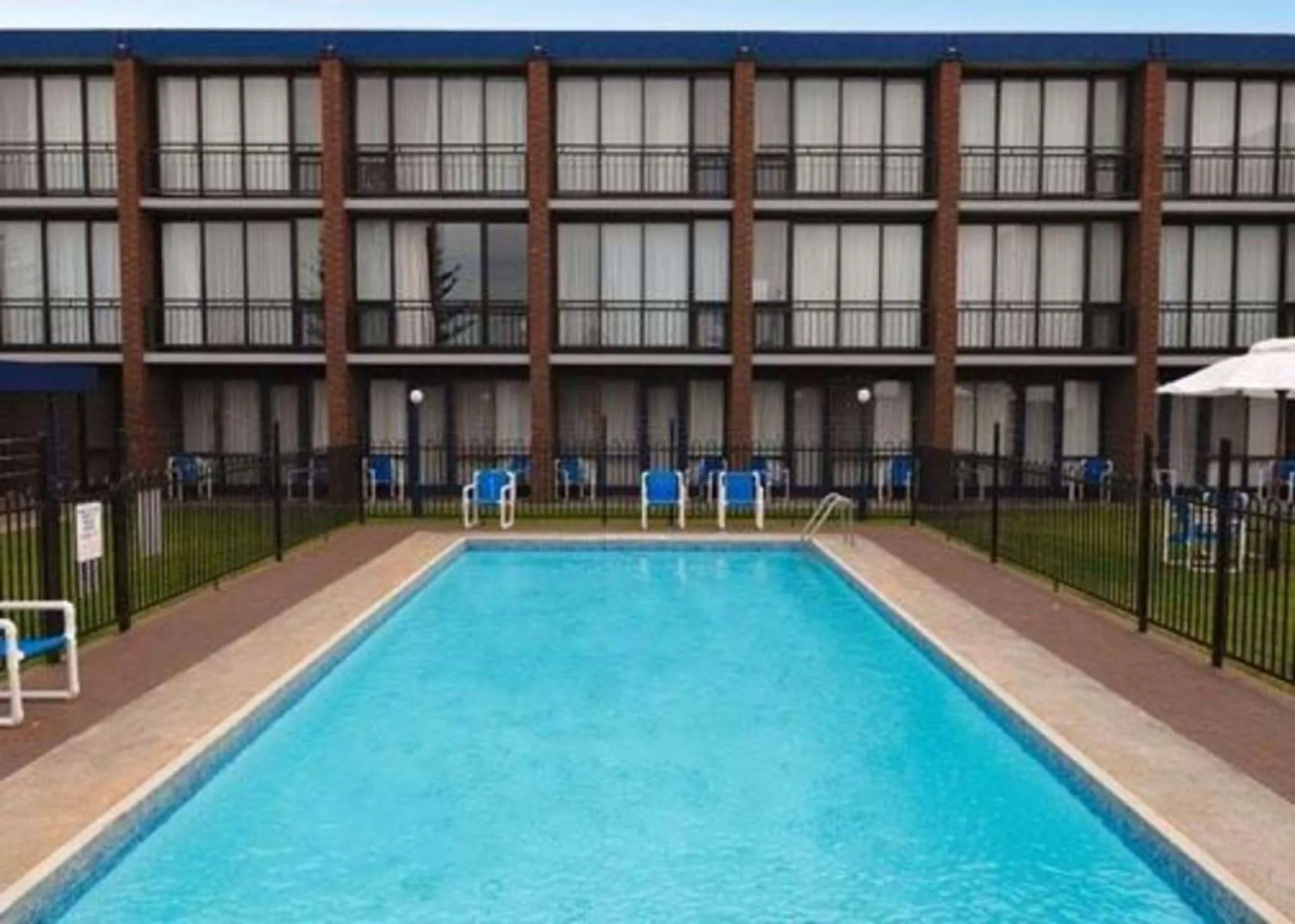 Richmond Henty Hotel