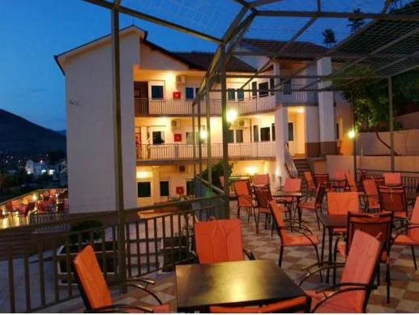 Apart Hotel Amicus