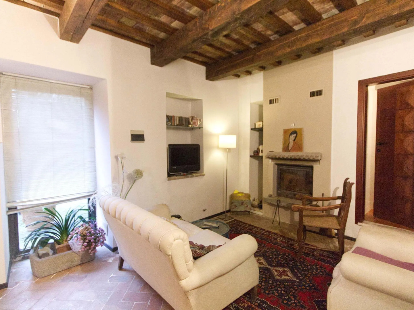 Rustic Holiday Home in Cantiano near Centre