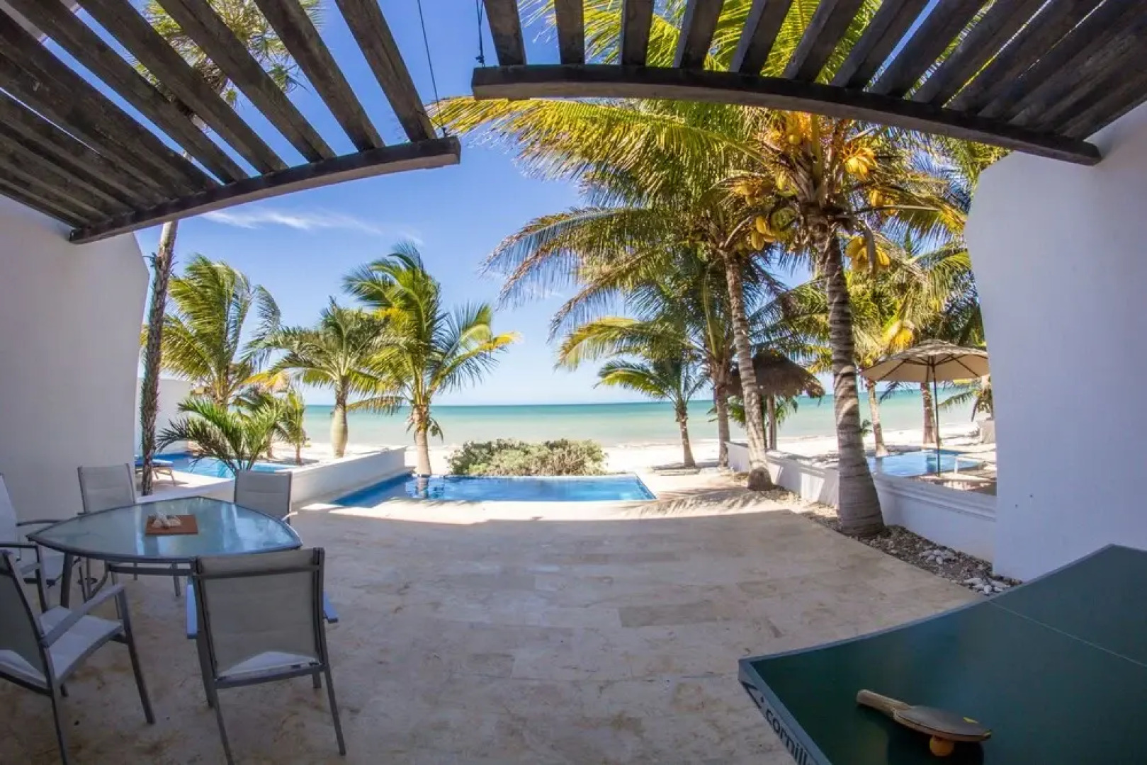 Piña Beach House in San Benito Beach