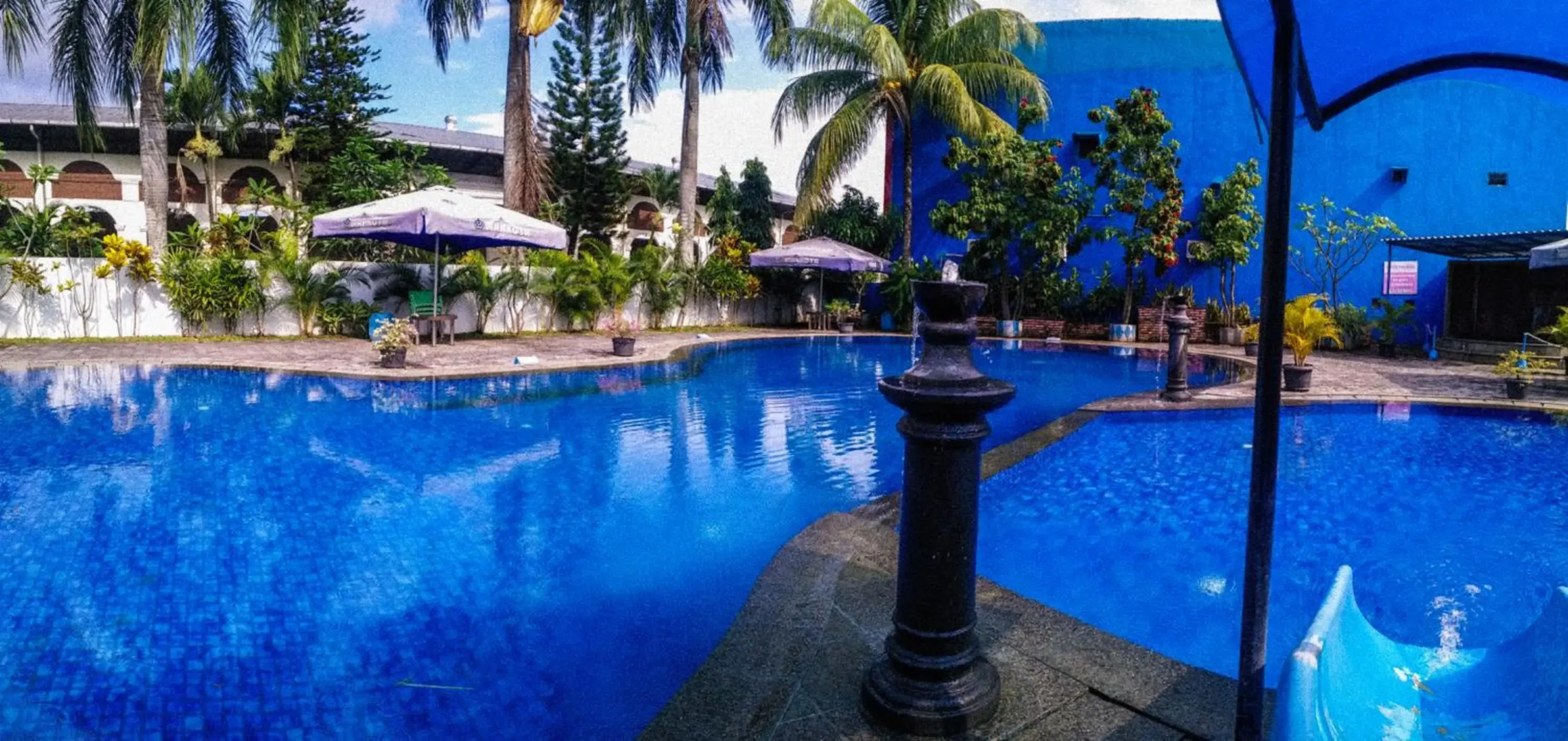 Mahkota Hotel Genteng