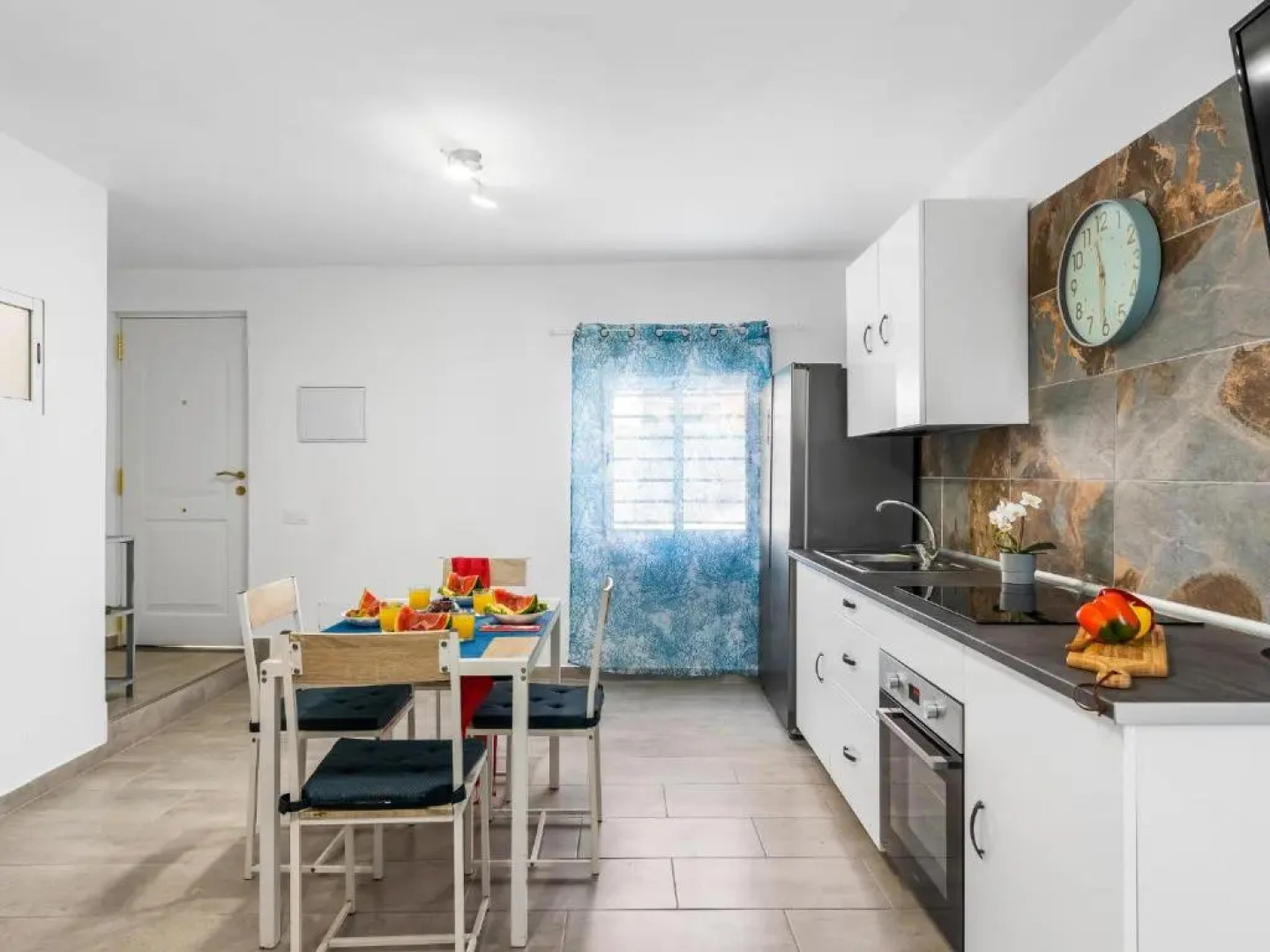 1 THE HOUSE of RISING SUN