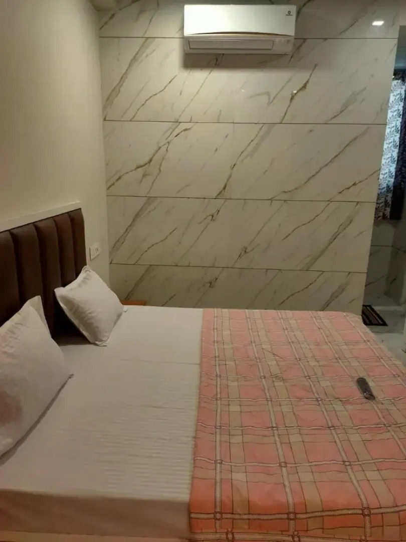 Goroomgo Janata Inn Gujarat