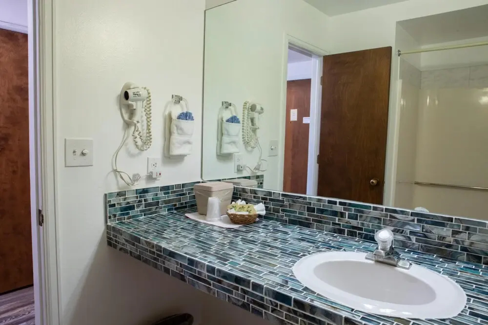Riverwood Inn Hotel Premiere Double Queen Suite