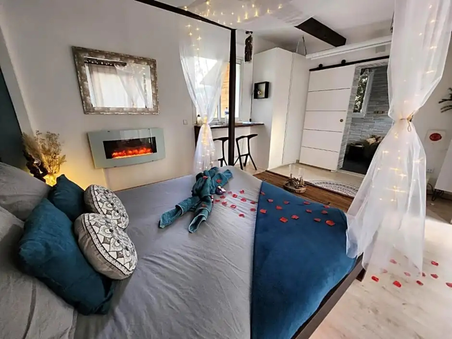 A l'Orée des pins - Gite indépendant avec baignoire balnéo et Home Cinéma en sup - Voir info de l'hôte