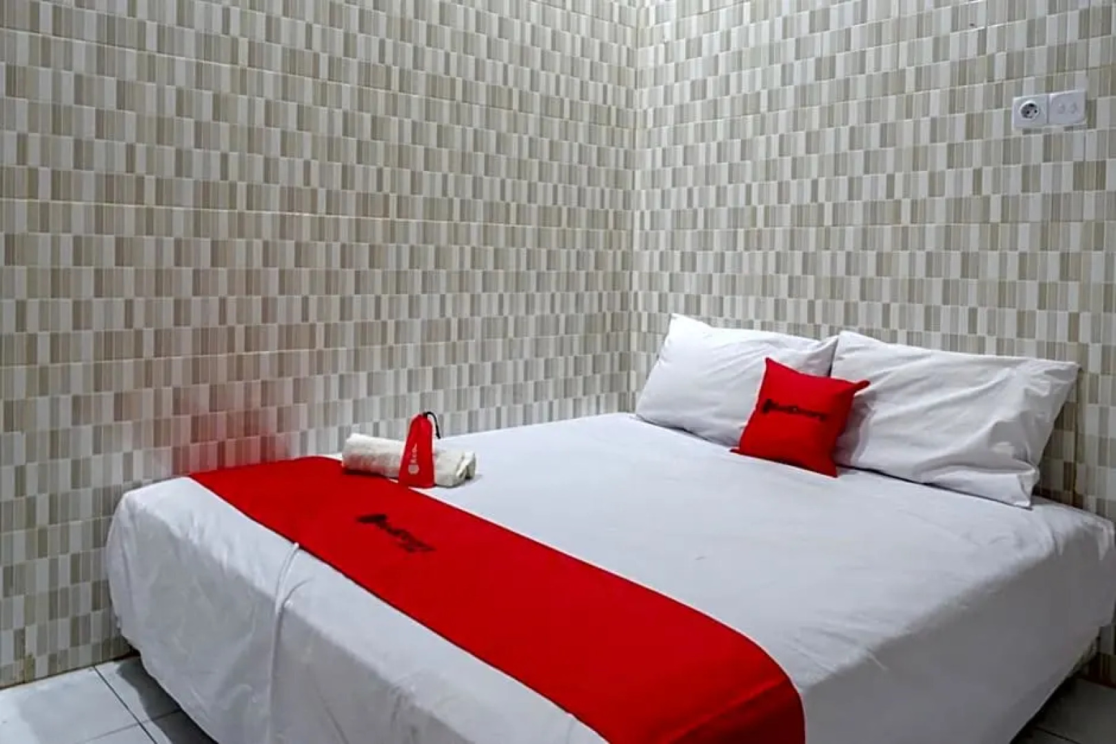 RedDoorz near Lippo Plaza Kendari