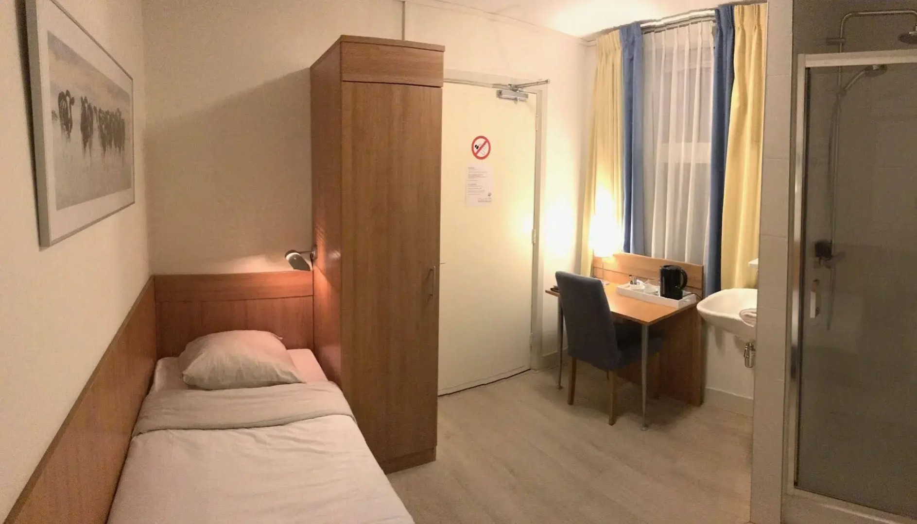 Hotel et le Café de Paris