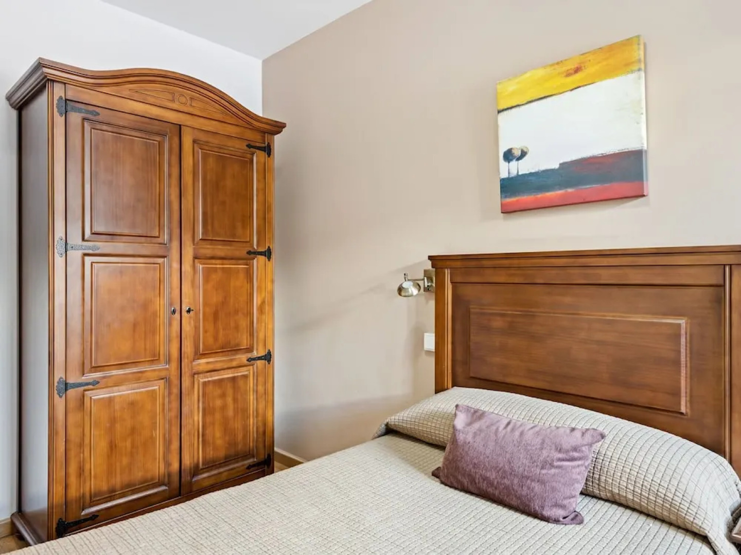 Contemporary Apartment in Gudar With Fireplace