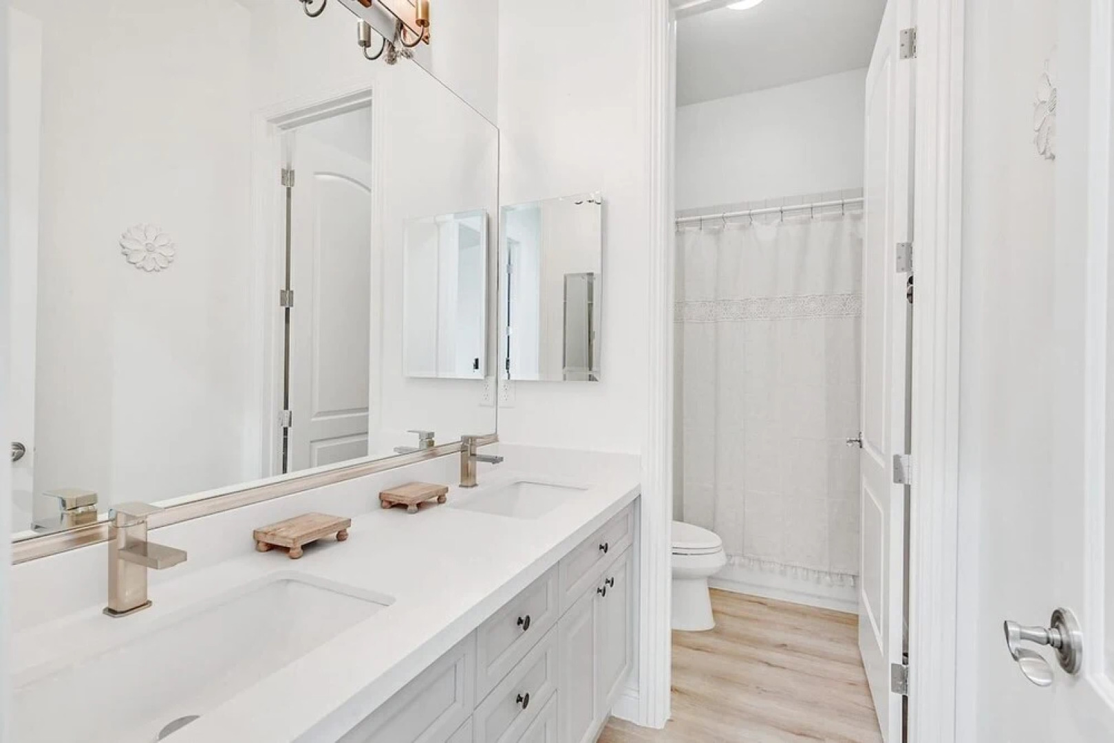 Villa Oasis A Stunning Pool Experience Minutes to Vegas Strip Spa Waterfall RV Parking 5 Bedrms 6 Beds 1 Story