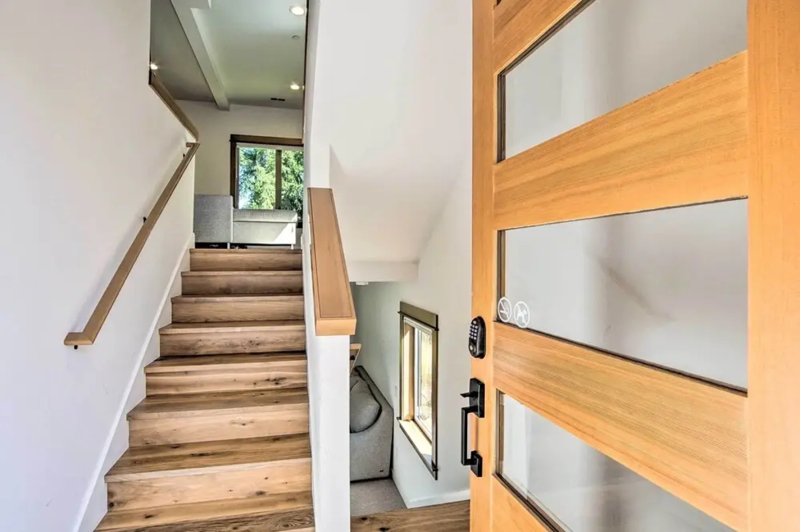 Charming Cle Elum Townhome w/ Balcony & Views