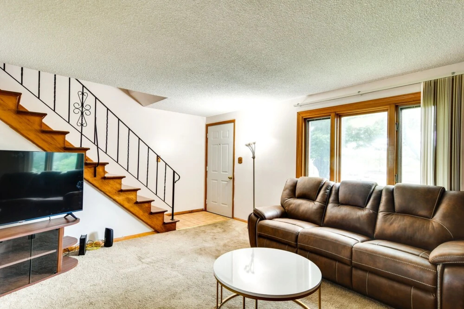 Depew Vacation Rental ~ 10 Mi to Buffalo!