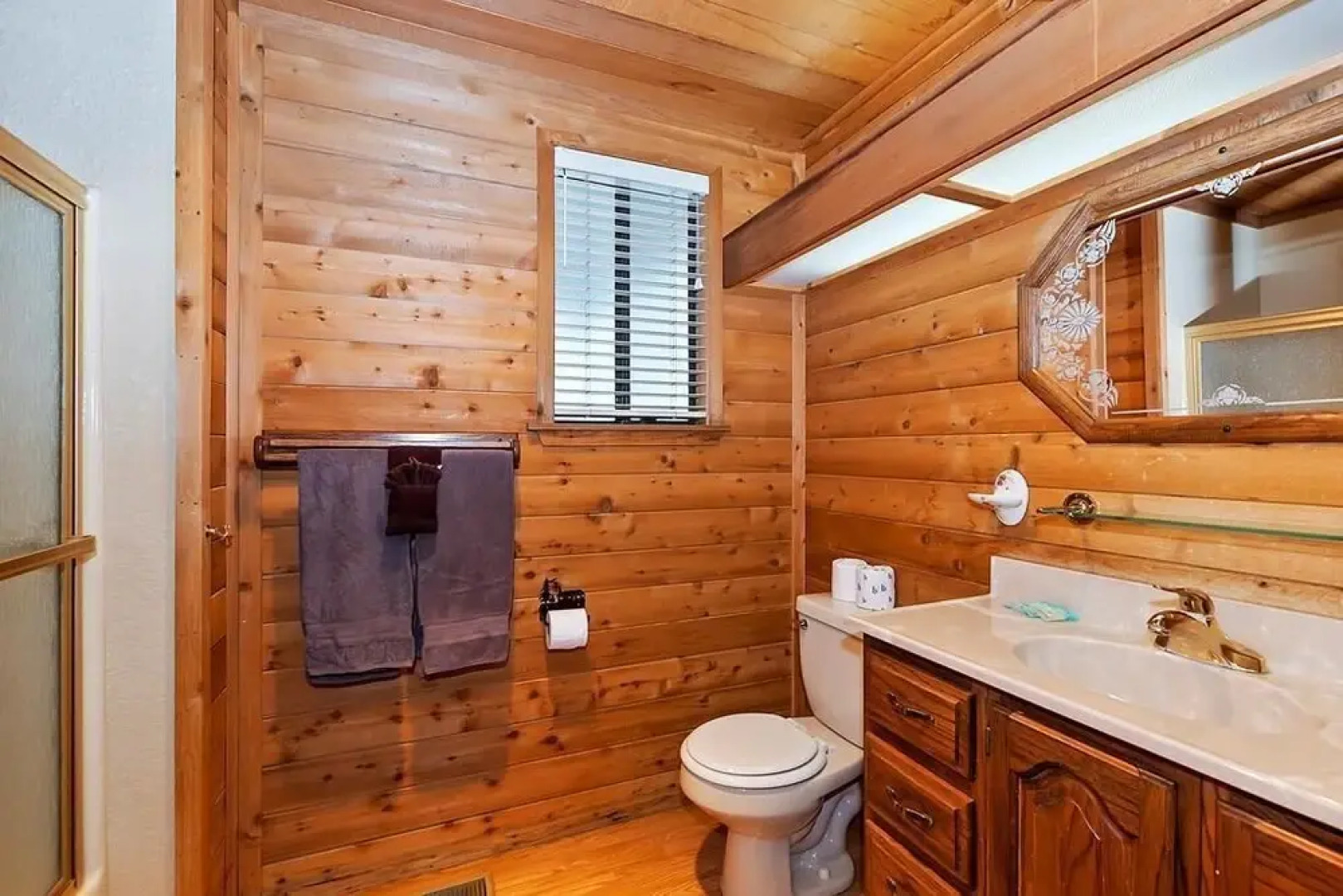 034 Menlo Suite Cabin