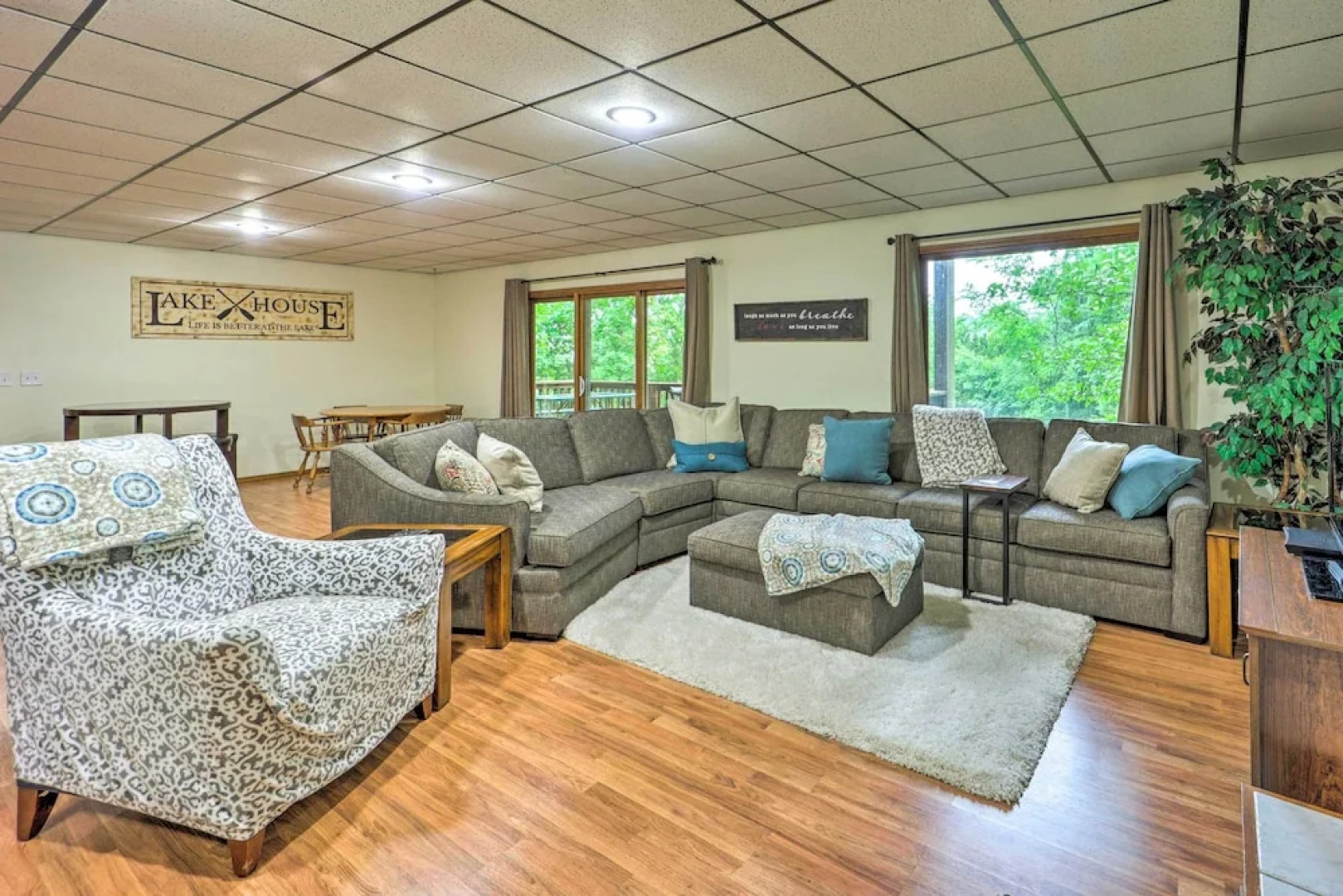 Waterfront Home on Beaver Lake w/ 2 Decks!