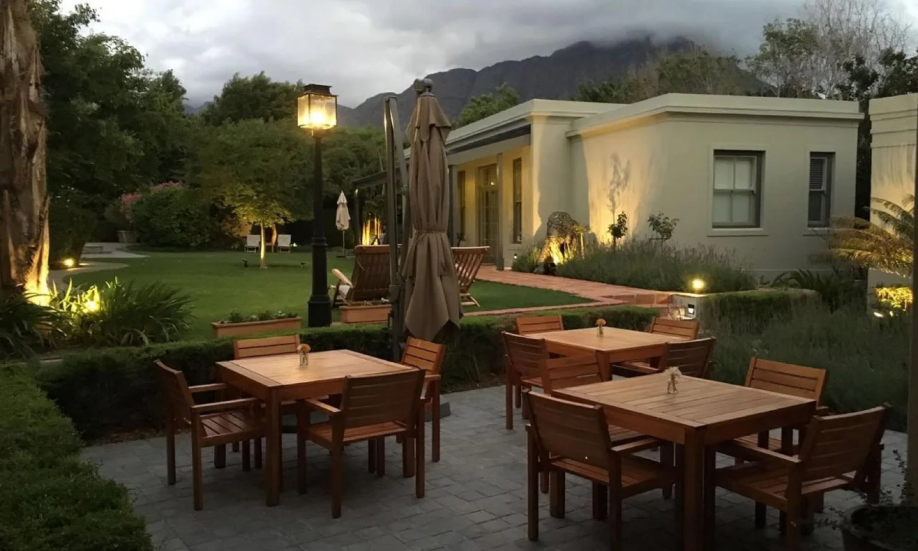 Avondrood Guest House