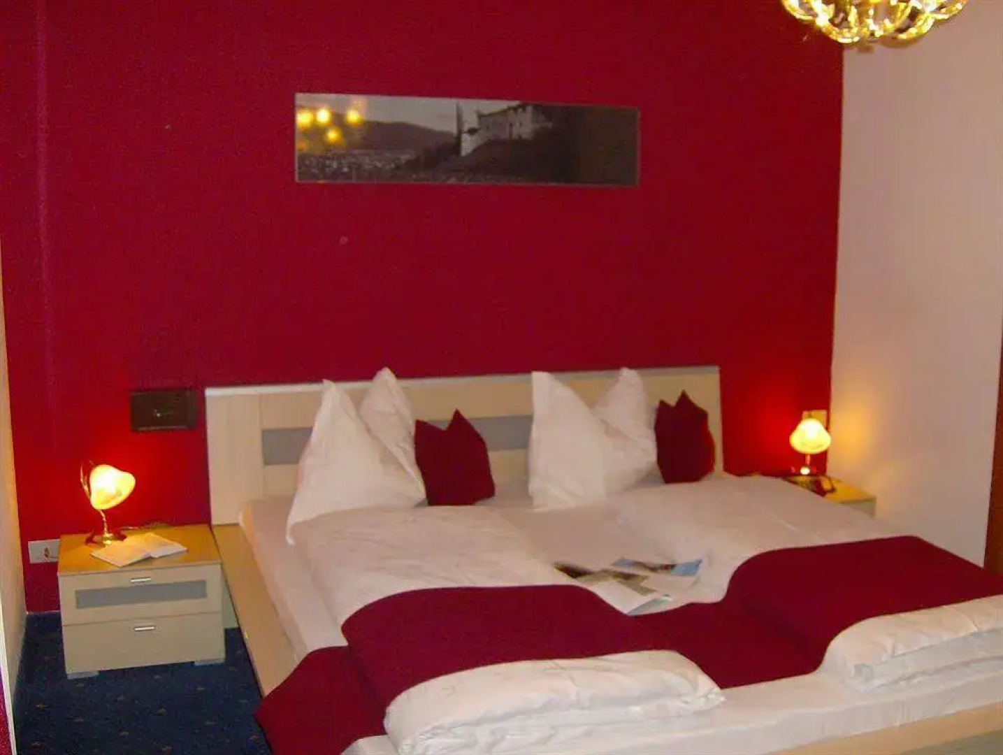 Schlosshof Charme Resort – Hotel & Camping