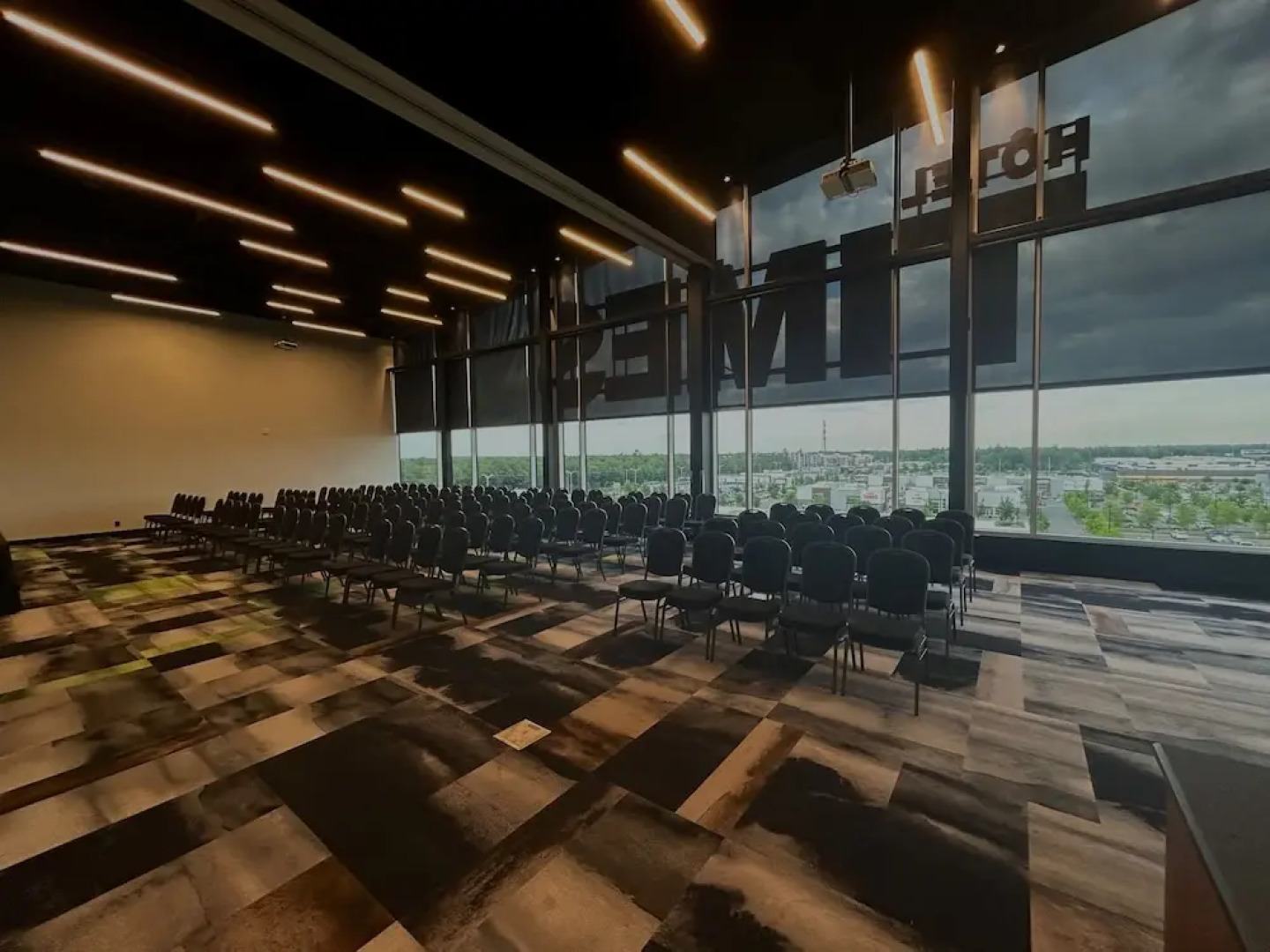 Grand Hôtel TiMES Blainville - Mirabel