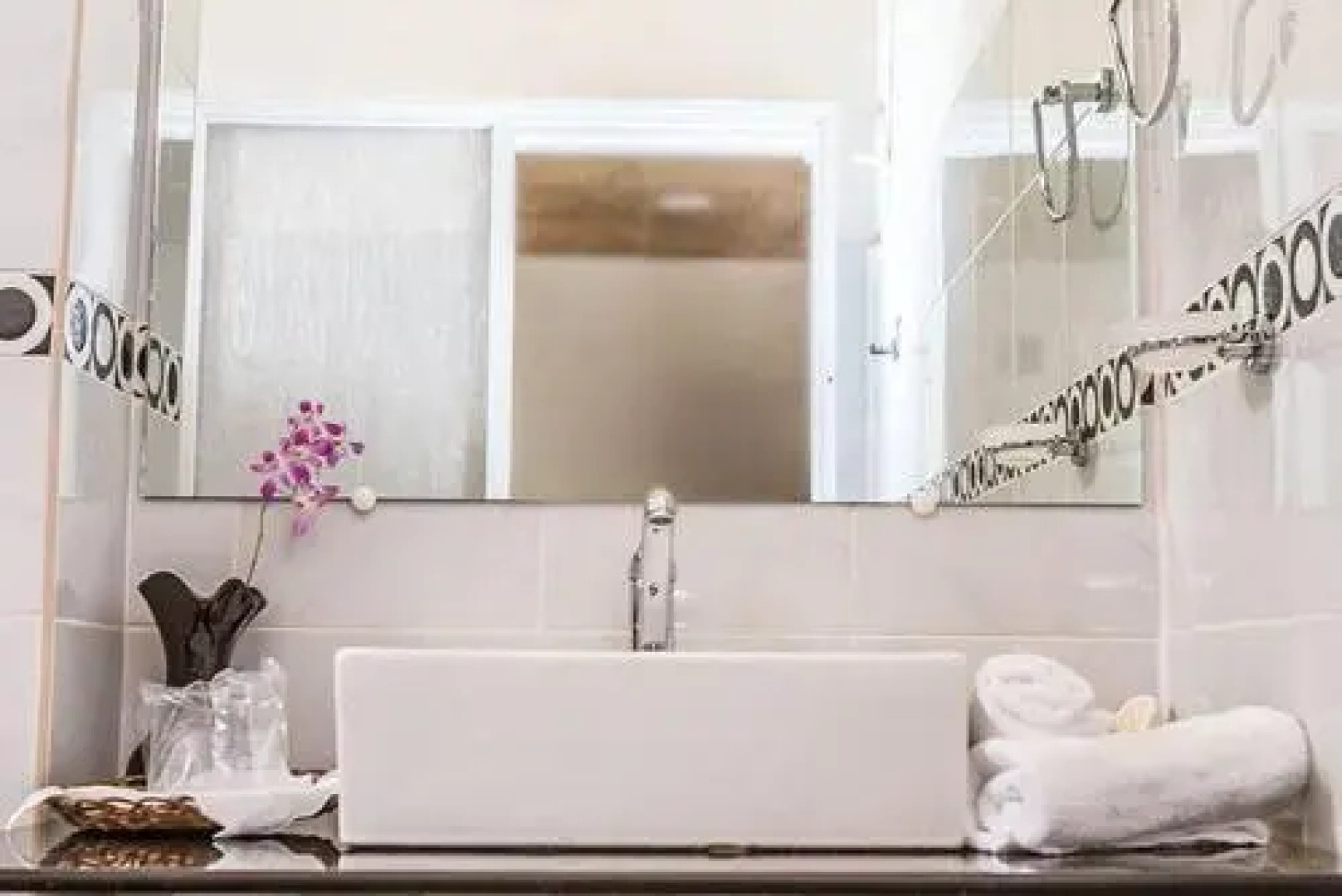 White Beach Dive & Kite Resort Carabao