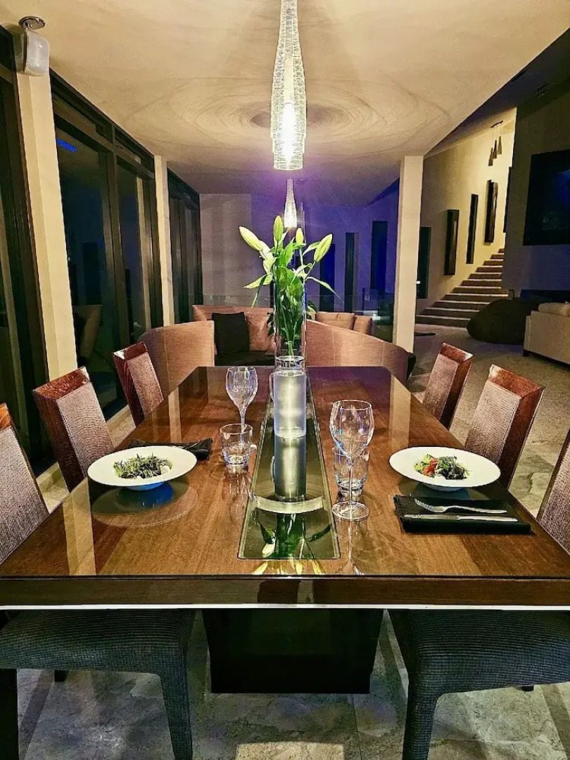 Fireplace Suite - Ocean Views & Beach