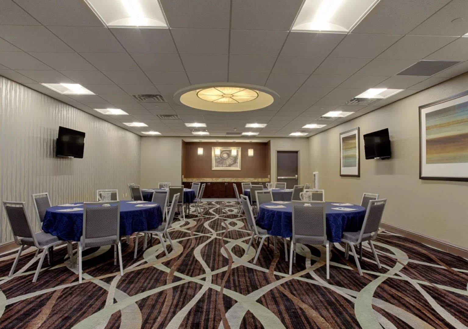 Holiday Inn Express & Suites Baltimore West - Catonsville by IHG