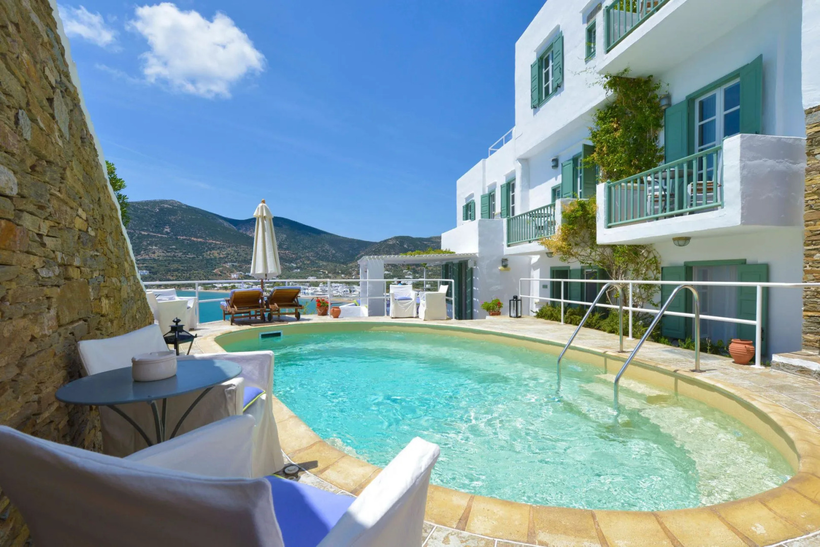 Niriedes Hotel