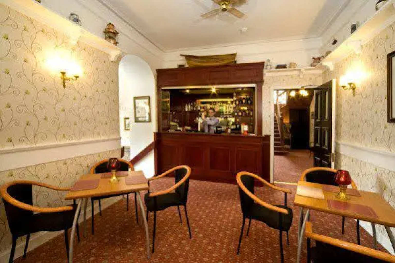 Kings Knoll Hotel
