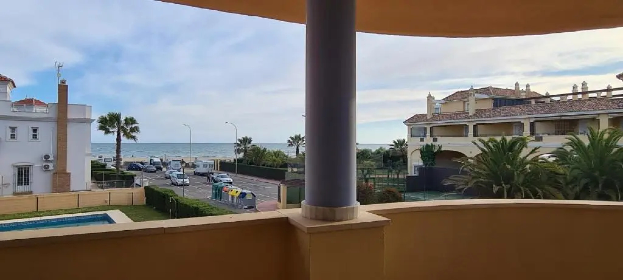 Mirando al mar y lleno de luz VFT/HU/01857