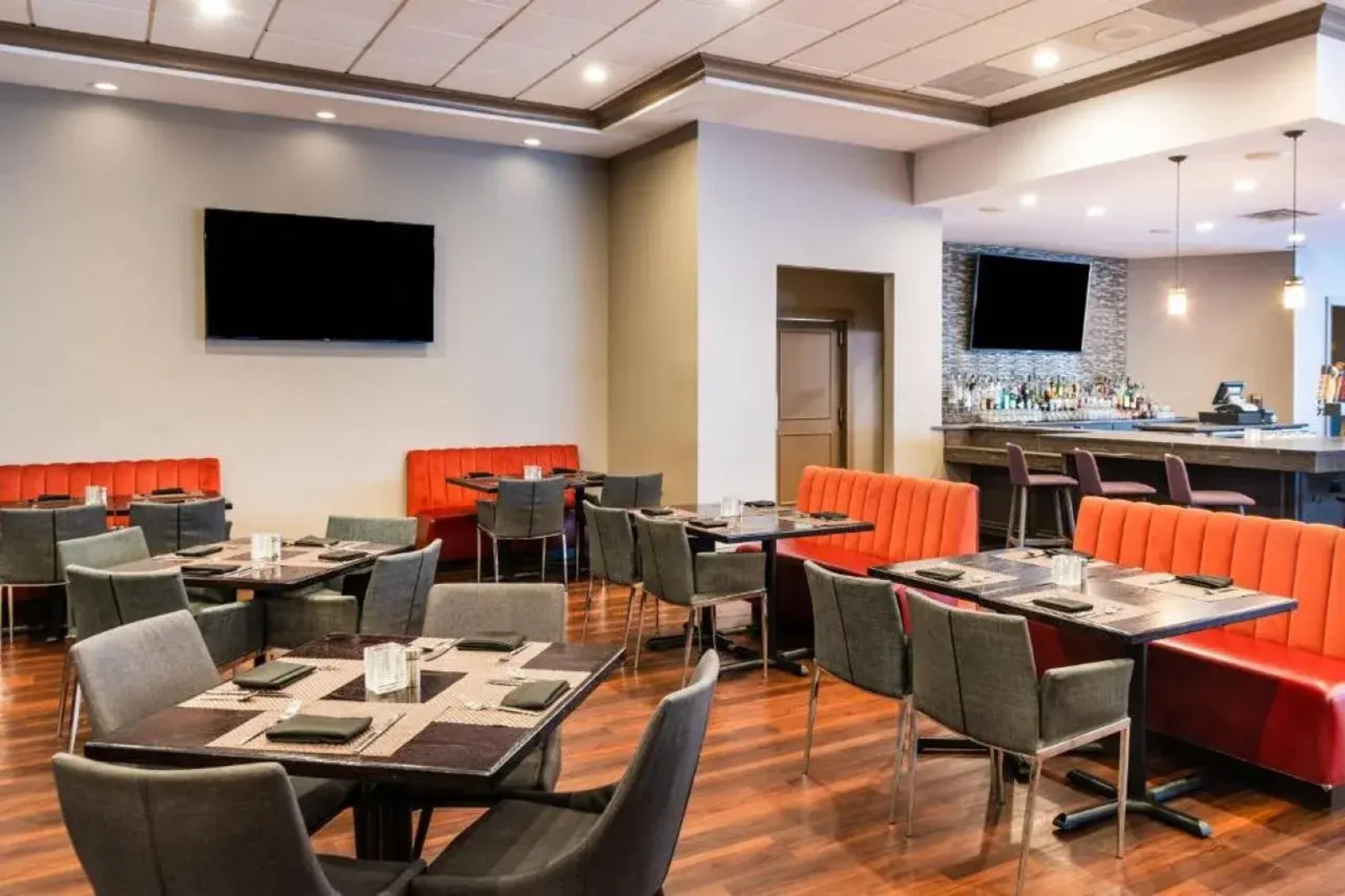 Skyline Hotel Detroit Airport, SureStay Collection by BW